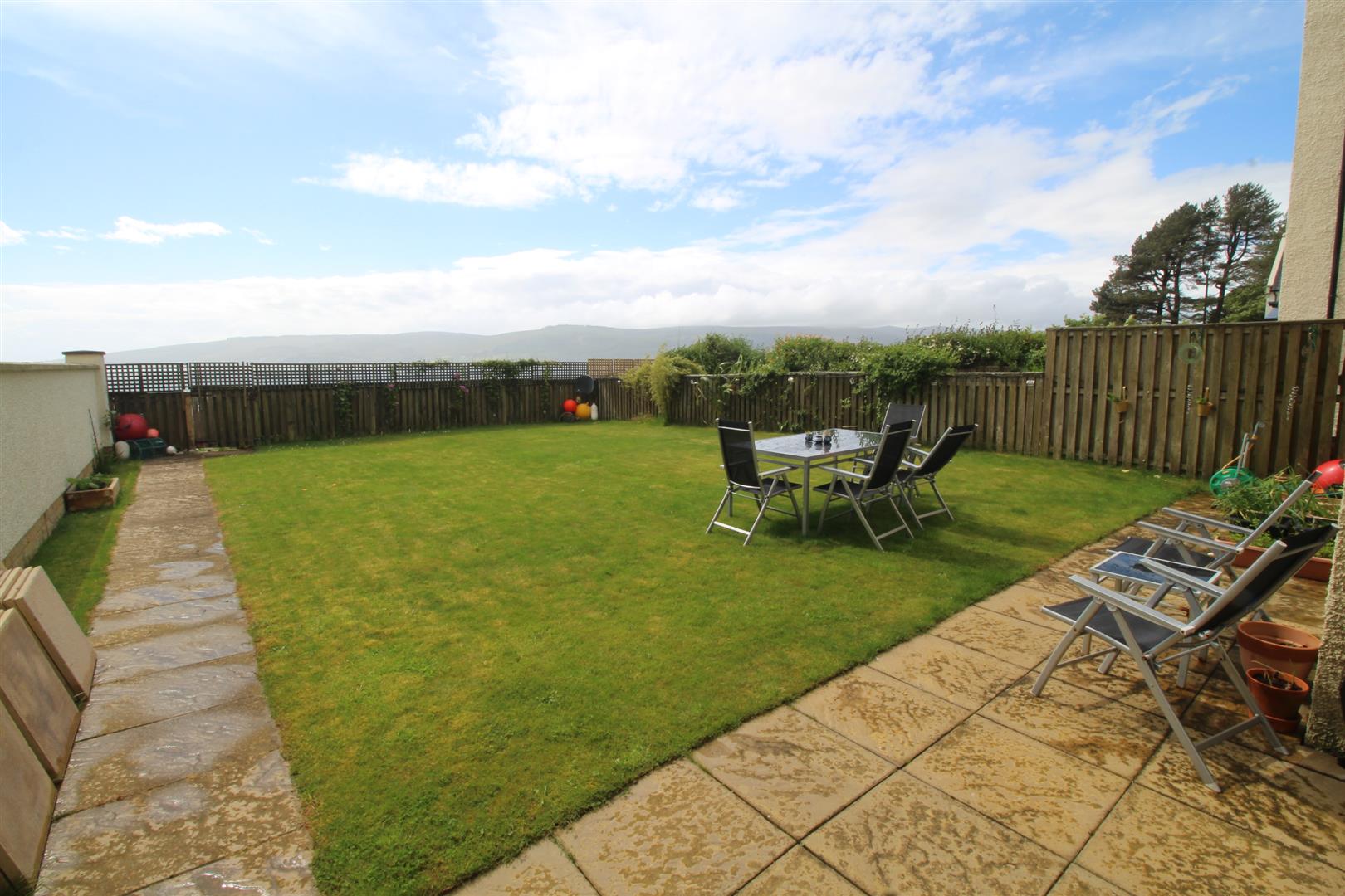 Cromarty Grove, Inverkip Neill Clerk Estate Agents